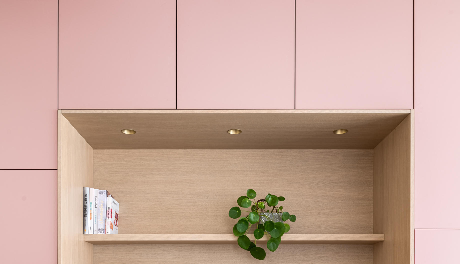 Inrichting woonkamer - keukeninrichting - maatwerk woonkamer roze - timmer ateljé - marke