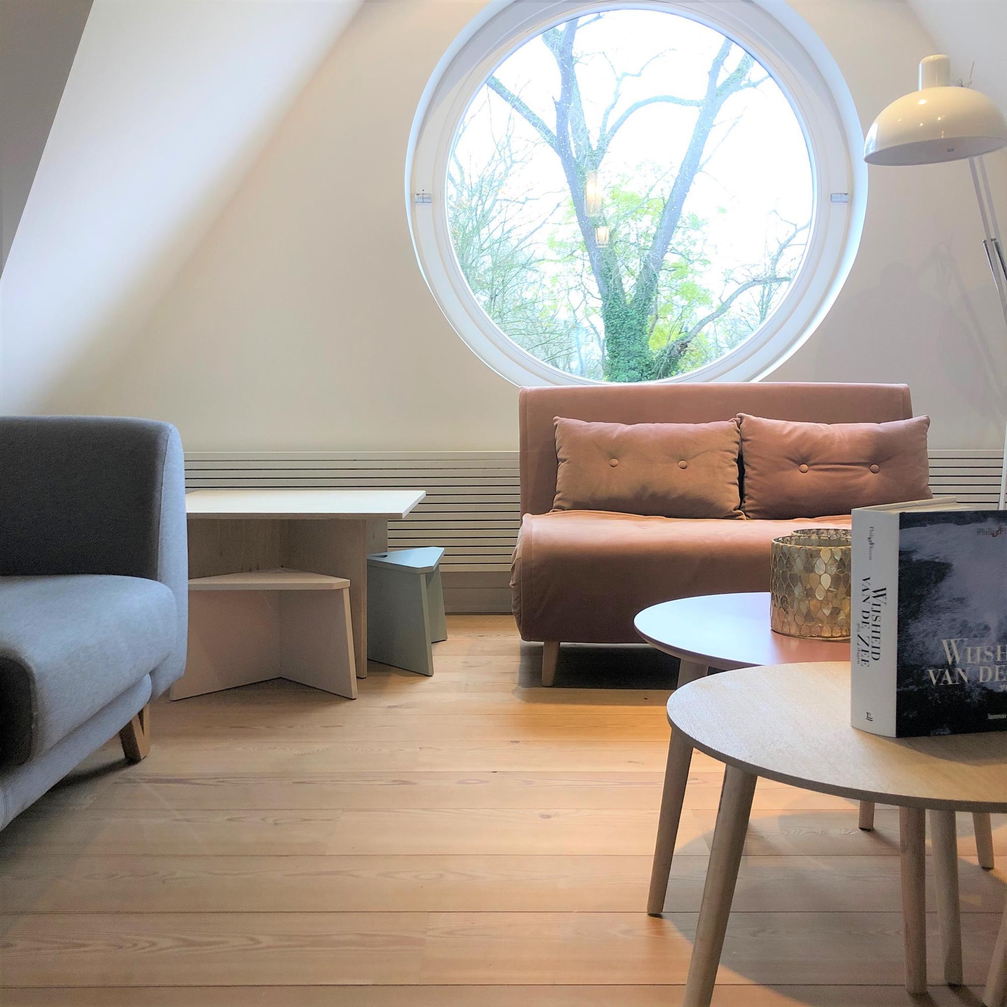 Interieurinrichting - inrichting b&b - maatwerk woonkamer - kasten op maat - functionele inrichting - maatwerk - timmer ateljé - marke kortrijk8
